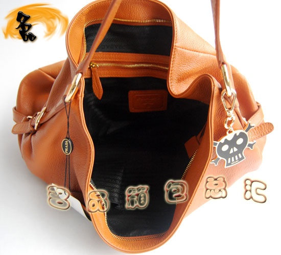 69526 Prada最新款 普拉達時尚女士單肩包 Prada進口牛皮女包 骷髏裝飾 淺啡色