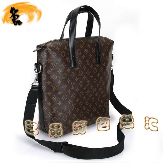 M40388 LV男包 LV最新款 LV斜挎包 LV老花系列 時尚男士休閑包