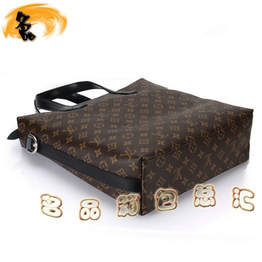 M40388 LV男包 LV最新款 LV斜挎包 LV老花系列 時尚男士休閑包