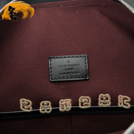 M40388 LV男包 LV最新款 LV斜挎包 LV老花系列 時尚男士休閑包