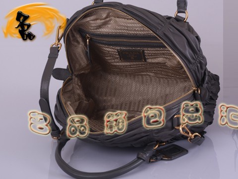 BL0397 普拉達最新款褶皺羊皮手提包 Prada斜挎包 普拉達休閑包 Prada女包 灰色