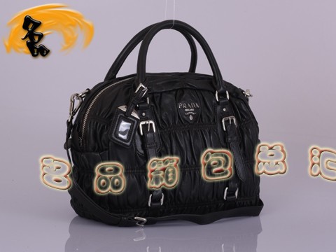 BL0397 普拉達(dá)最新款褶皺羊皮手提包 Prada斜挎包 普拉達(dá)休閑包 Prada女包 啡色