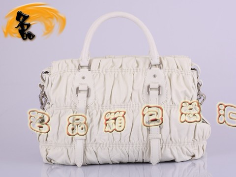 BN1336 普拉達最新款 羊皮褶皺女士休閑包 Prada手提包 Prada斜挎包 白色