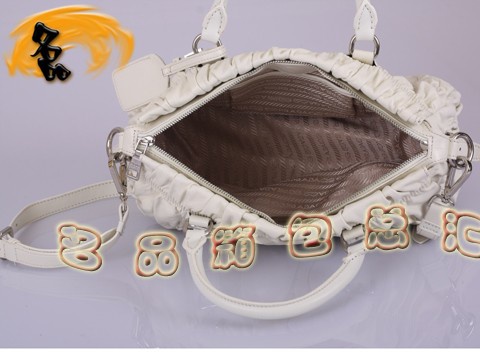 BN1407 正品品質 普拉達羊皮女士斜挎包 最新款褶皺系列女包 Prada手提包 白色