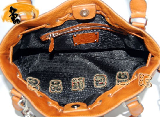 5669 Prada女包 最新款女包 Prada時尚休閑女士單肩包 普拉達(dá)斜挎包 土黃色