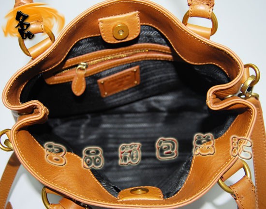 5673 Prada女包 普拉達斜挎包 Prada時尚休閑女士手提包 最新款女包 土黃色