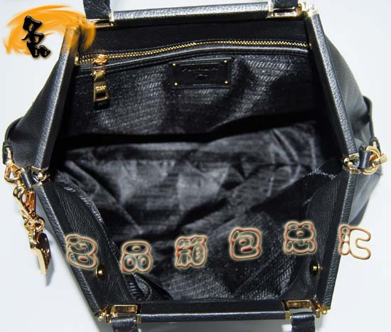 80302 Prada手提包 普拉達(dá)單肩包 Prada時(shí)尚休閑包 最新款女包 黑色