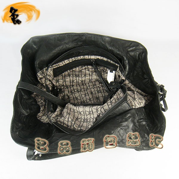 0153   R˹¿μ THOMAS WYLDE t^μ ȫƤrŮ