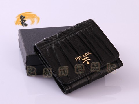 1M0176 Prada最新款羊皮褶皺三折錢包 Prada錢包 普拉達錢夾 Prada女包 黑色