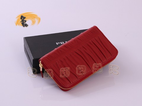 1M0506 Prada最新款褶皺羊皮拉鏈錢包 Prada錢包 普拉達長款錢夾 Prada女包 紅色