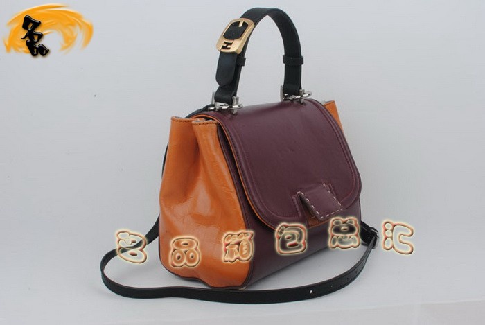 2798 Fendi原版皮女士手提包 芬迪最新款時尚女士斜挎包 Fendi女包 Fendi斜挎包 橙配酒紅色