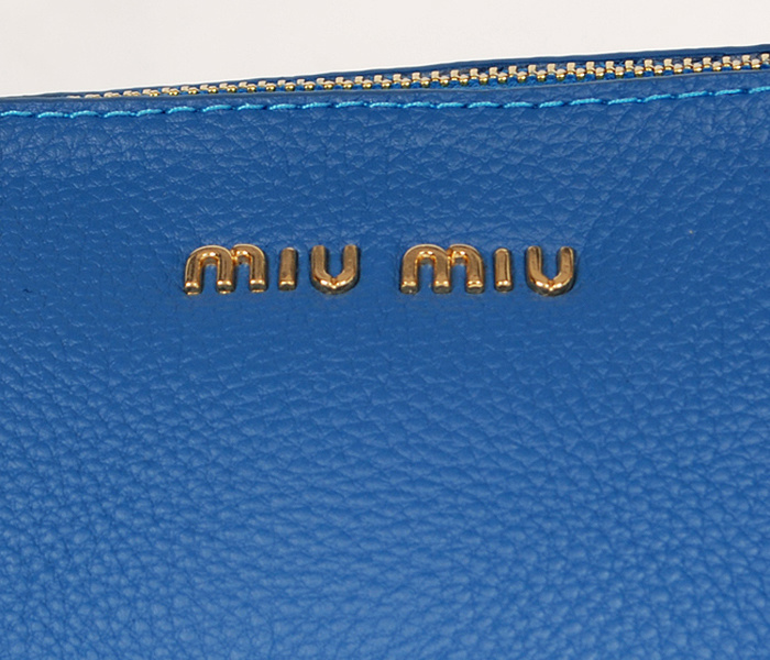 2013urMUMU[uև¿Ůб