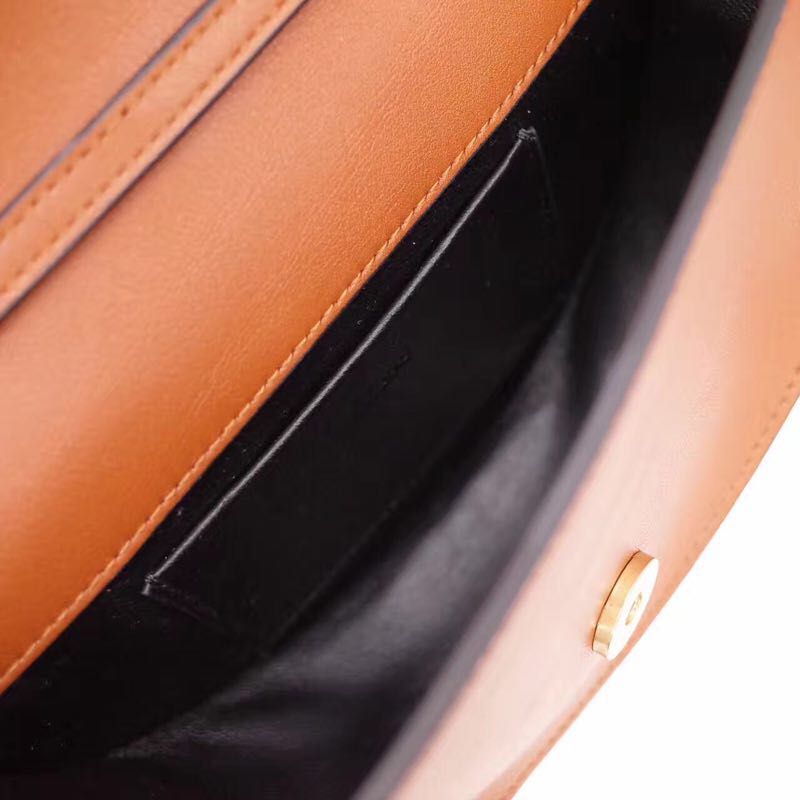 chloe Nile手環包 Nile晚裝包 克洛伊Nile光滑小牛皮小號晚裝包 chloe餃子包 焦糖色