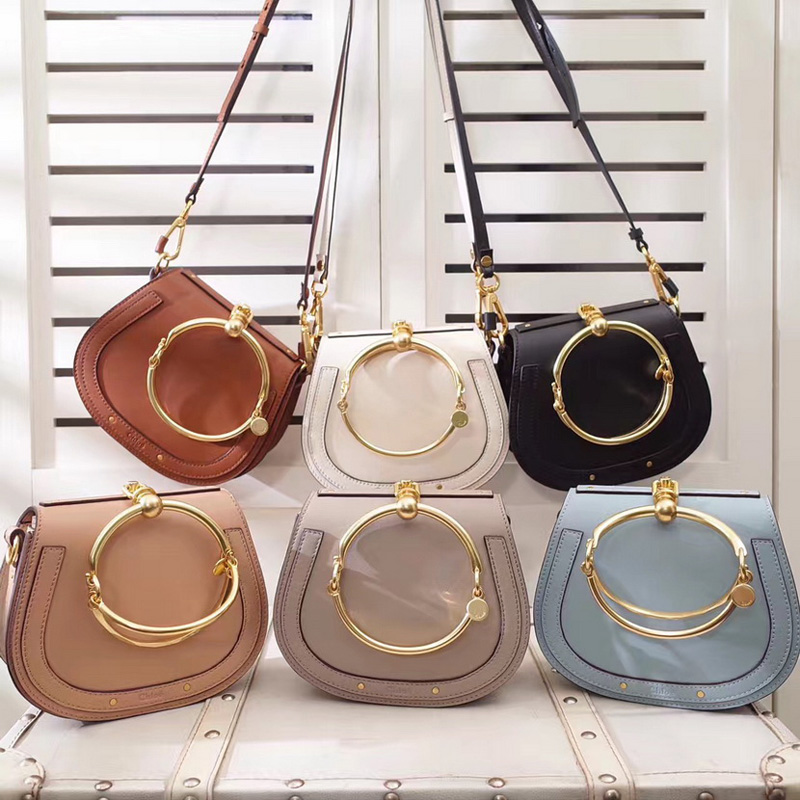 chloe Nile手環包 手鐲式提手手袋 光滑小牛皮拼接麂皮小牛皮中號手鐲式提手手袋 焦糖色