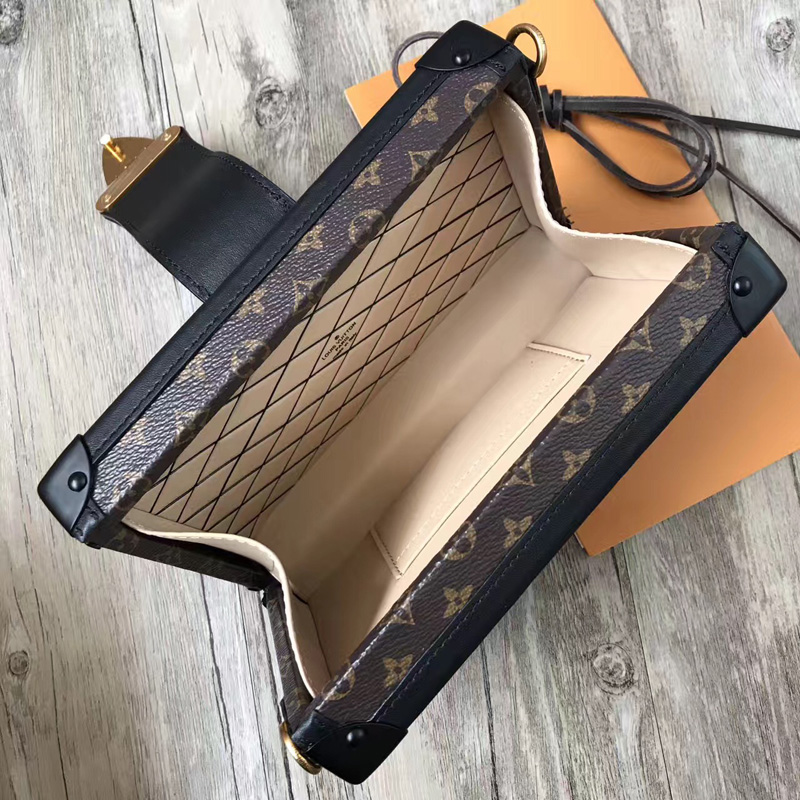 M40273 LV PETITE MALLE 手袋 LV挎包 LV盒子包