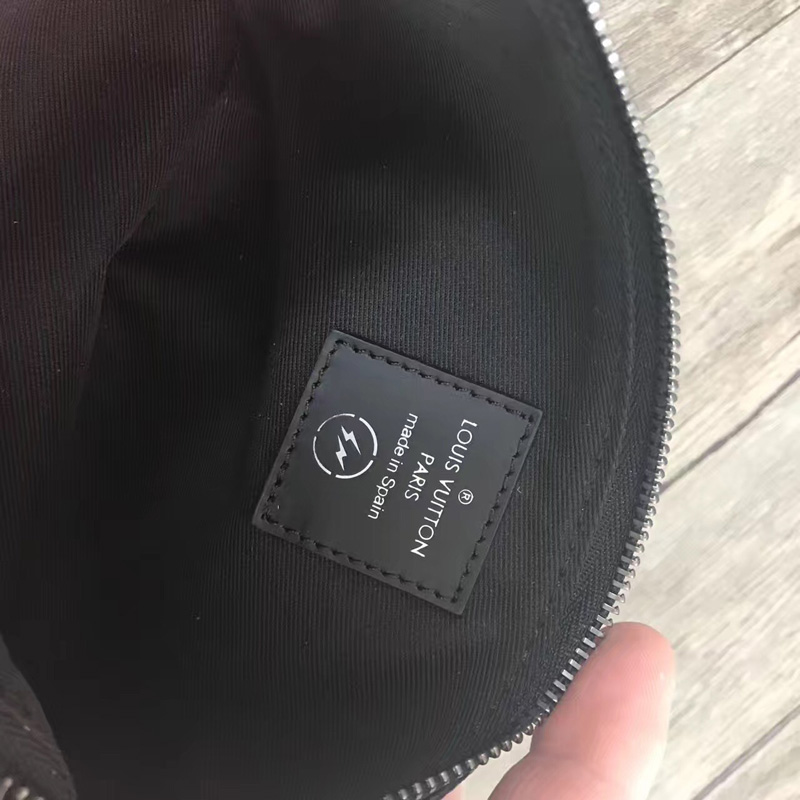 M64433 LV 2017藤原浩聯(lián)名閃電系列 手機袋 LV手機包