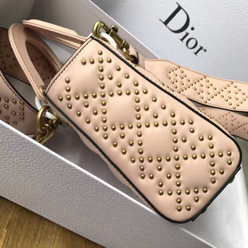 M0579 Dior迪奧 LADY DIOR粉色小牛皮柔軟手提包 飾釘手提單肩包