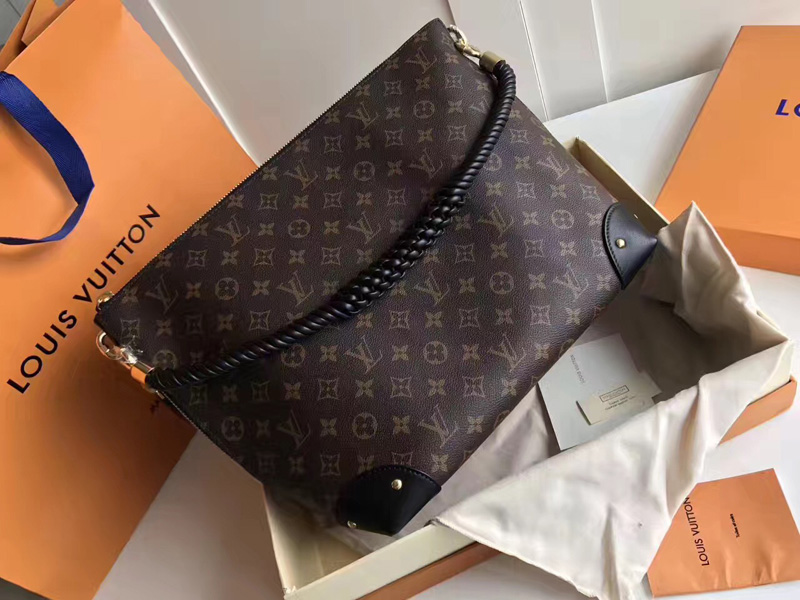 M44130 LV TRIANGLE SOFTY 手袋 LV老花水桶包 LV手提包