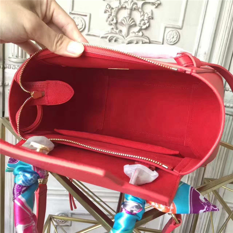 Celine賽琳 2017新款 Celine鯰魚包 光滑牛皮 流蘇裝飾鯰魚手提包 手掌紋紅