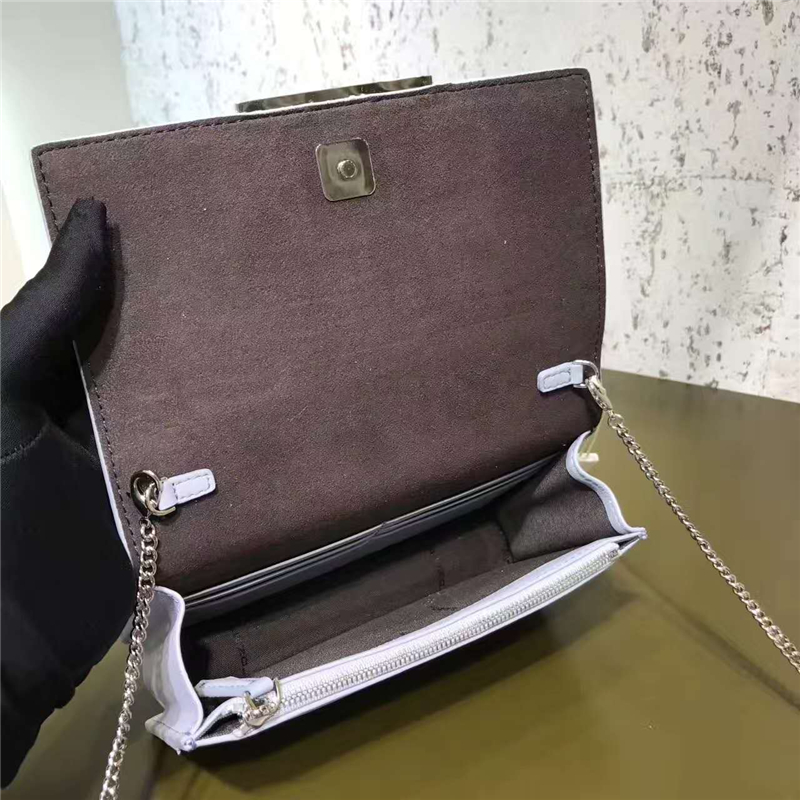 FENDI 芬迪 小牛皮彩色鉚釘包 鏈條包 淡紫色