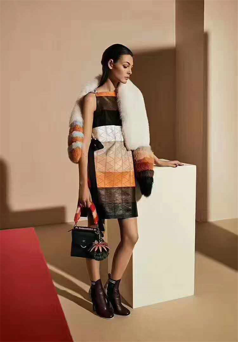 Fendi 芬迪 2017 秋冬T臺(tái)同款 MINI BACK TO SCHOOL 背包系列 可單肩可斜跨兩用 黑色