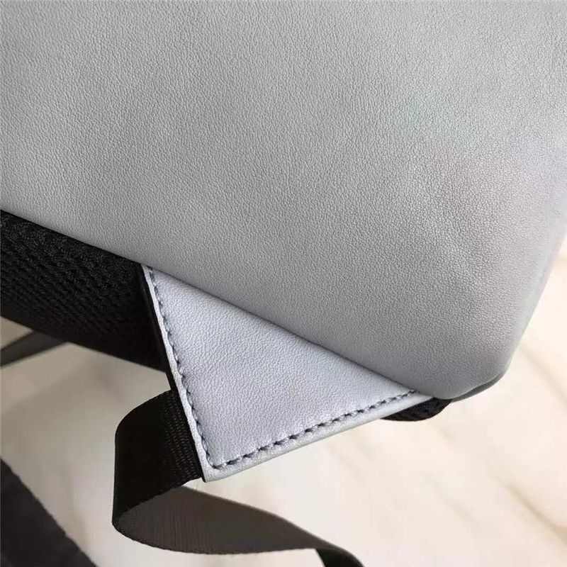 FENDI 芬迪 走秀新款 小怪獸紫毛毛大眼睛鉚釘 雙肩包 灰色