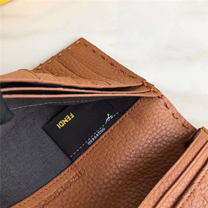 0186 FENDI 芬迪 荔枝紋 羅馬SELLERIA長款皮夾 棕色