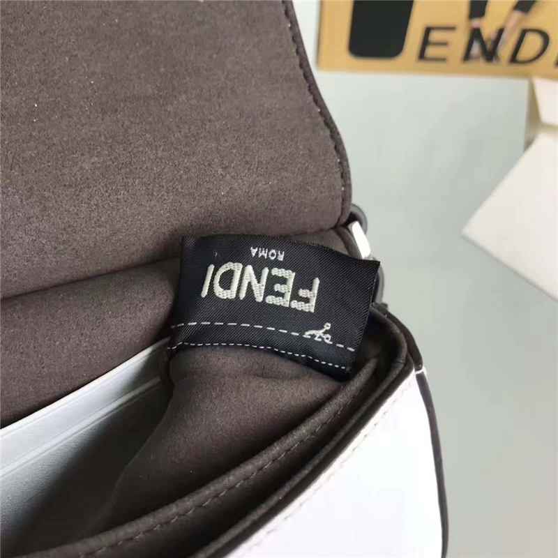 FENDI 1765 17新款小牛皮彩色鉚釘包 雙MICRO BAGUETTE 兩面開合 雙F扣鏈條包 白拼啡色