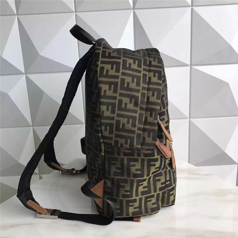 Fendi 芬迪 211 經(jīng)典尼龍布背包 包身雙F圖式 軍綠色