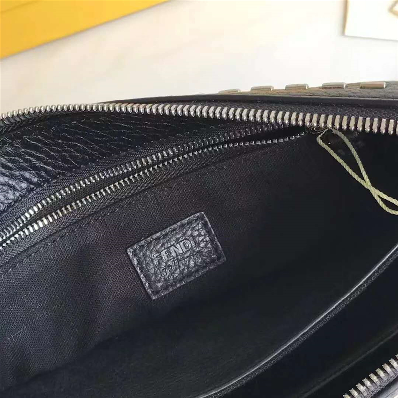 FENDI 芬迪 350D 精選小牛皮精選小牛皮襯白叻釘飾手拿包手抓包 黑色