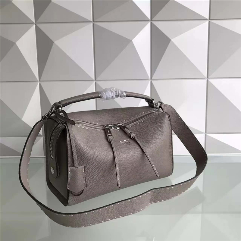 FENDI 芬迪 8762 2017新款 牛皮女士單肩手提包 羅馬波士頓包 啡色