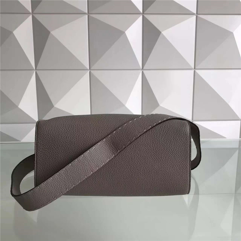 FENDI 芬迪 8762 2017新款 牛皮女士單肩手提包 羅馬波士頓包 啡色