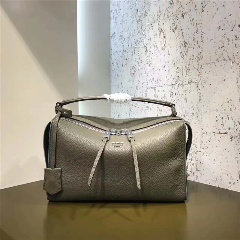 FENDI 芬迪 8762 2017新款 牛皮女士單肩手提包 羅馬波士頓包 軍綠色