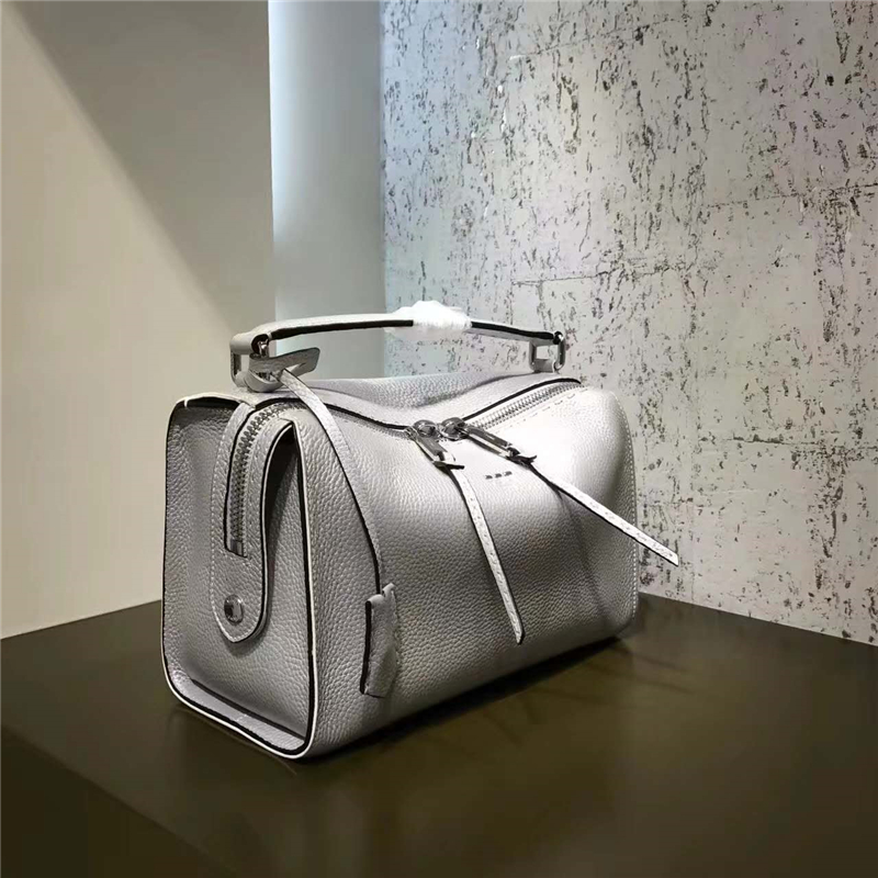 FENDI 芬迪 8762 2017新款 牛皮女士單肩手提包 羅馬波士頓包 銀灰色