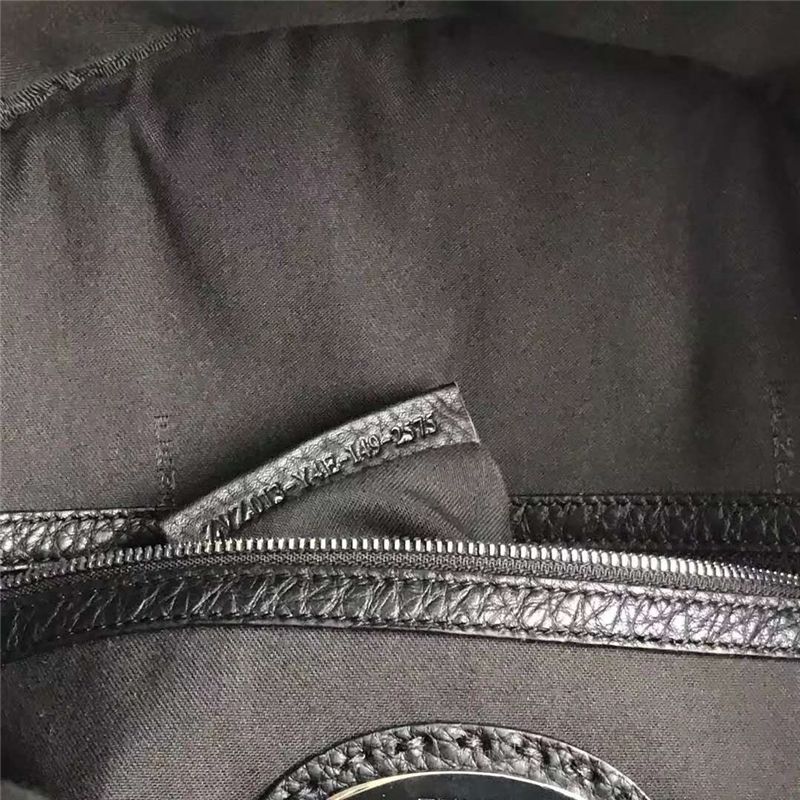 FENDI 芬迪 013S 新款經典優質柔軟小牛皮雙肩背包 黑色