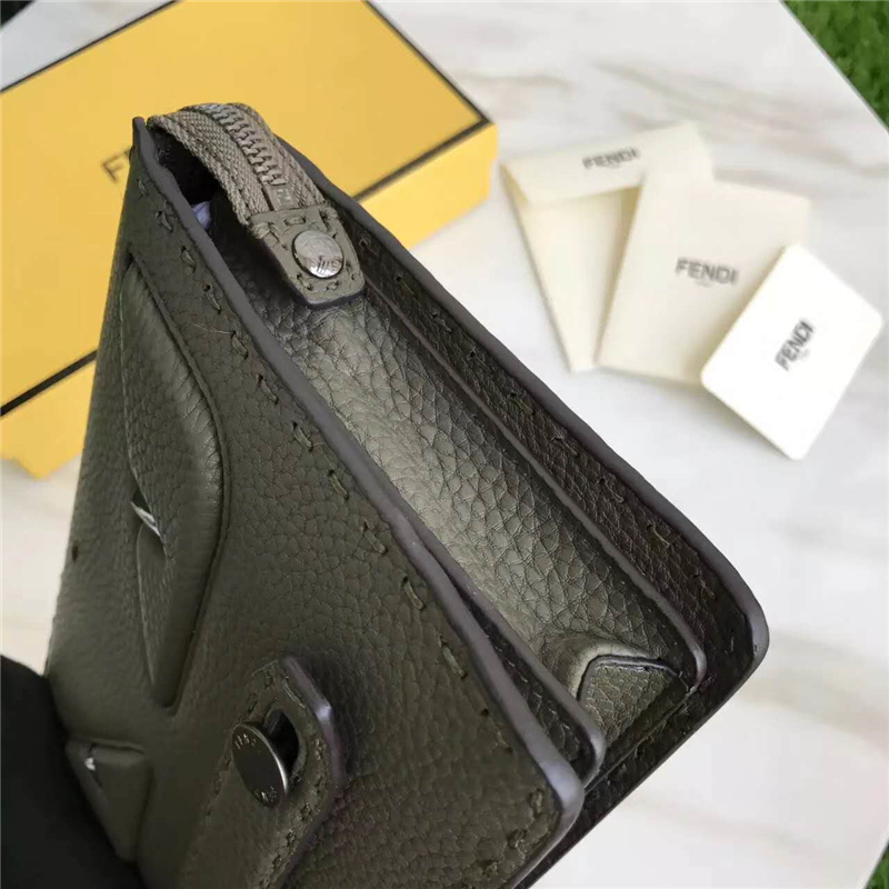 FENDI 芬迪 351 精選小牛皮荔枝紋小惡魔壓制立體BAG BUGS眼睛手拿包 軍綠色