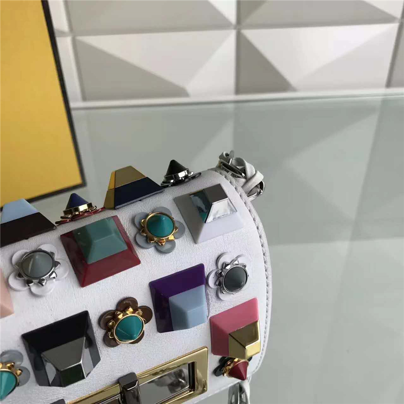 FENDI 芬迪305 彩鉆花MINI 3BAGUETTE 小牛皮雙F扣鏈條包肩背包 白色