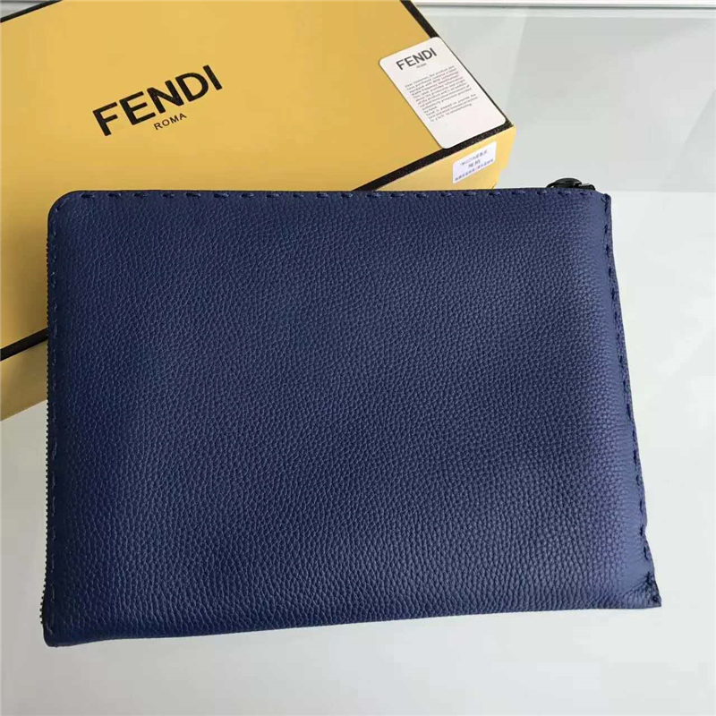 FENDI 芬迪 0225 精選小牛皮荔枝紋加釘腕帶手拿包 藍(lán)色