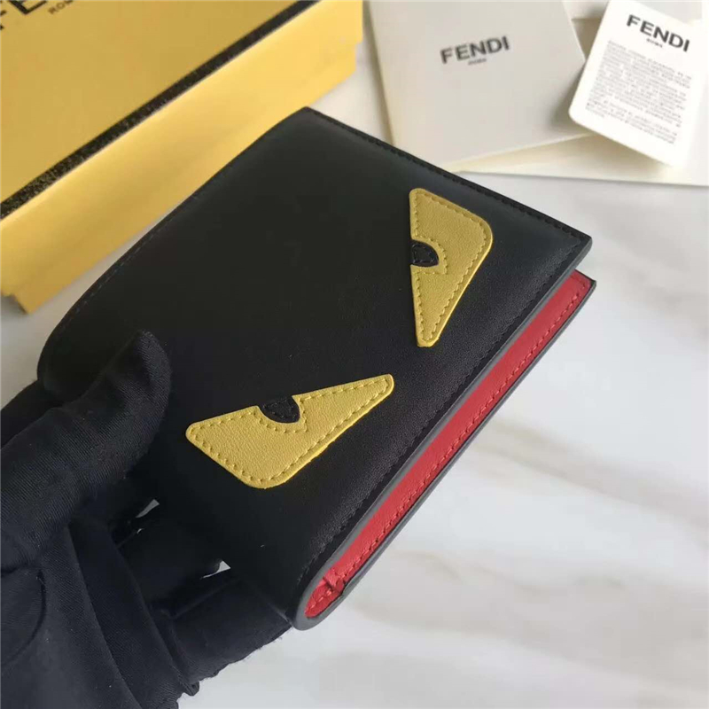 FENDI 芬迪 0170 升級版小怪獸平紋皮短款二折錢包 黑色黃眼