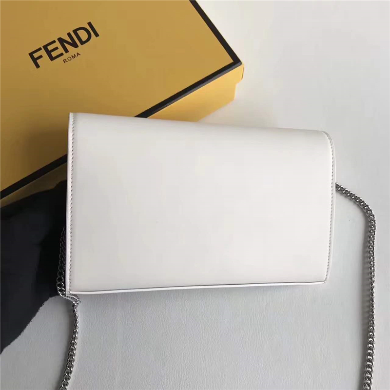 FENDI 芬迪 004 2017秋冬新款 真皮翻蓋迷你鏈條手袋手拿包 白色