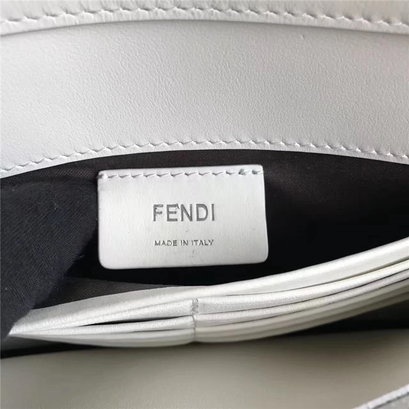 FENDI 芬迪 004 2017秋冬新款 真皮翻蓋迷你鏈條手袋手拿包 白色