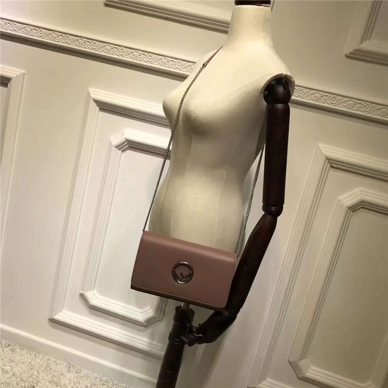 FENDI 芬迪 004 2017秋冬新款 真皮翻蓋迷你鏈條手袋手拿包 紅褐色