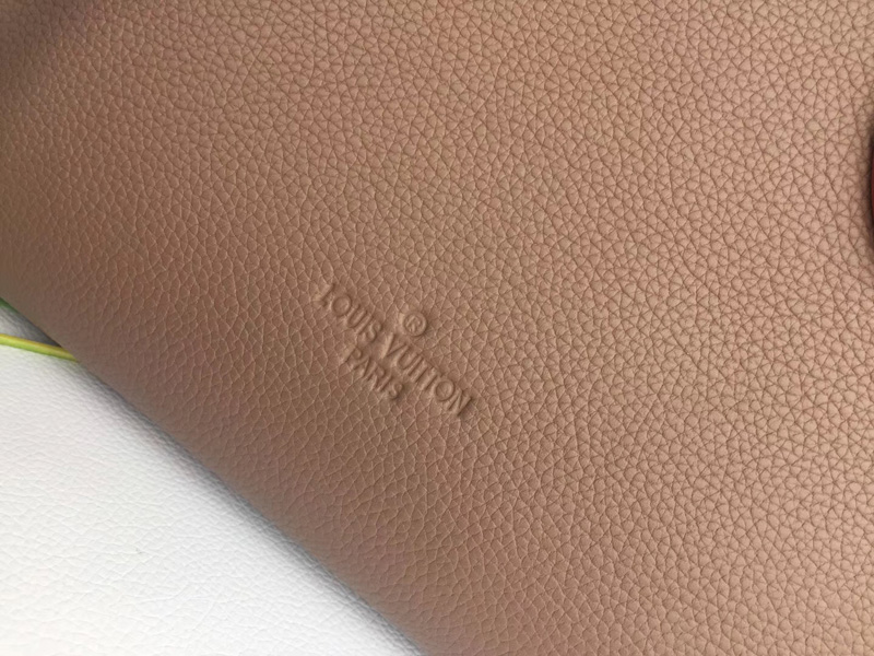 M54841 LV FREEDOM 手袋 LV小牛皮Tote手袋 LV女包 LV全皮女包 胭脂紅