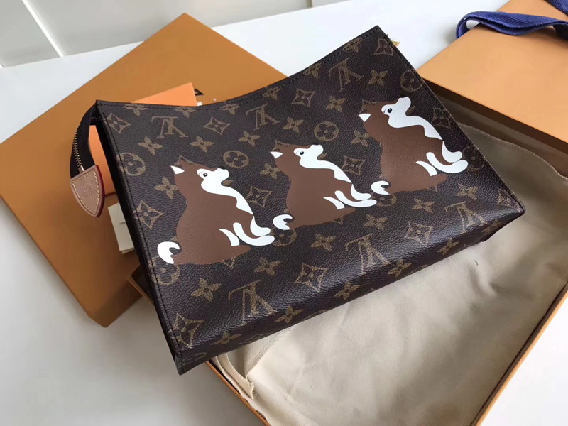 M47542 LV Monogram帆布化妝盒 26號盥洗袋 LV柴犬系列手拿包 LV手包