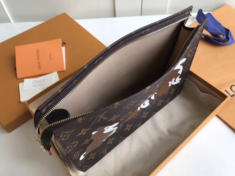 M47542 LV Monogram帆布化妝盒 26號盥洗袋 LV柴犬系列手拿包 LV手包
