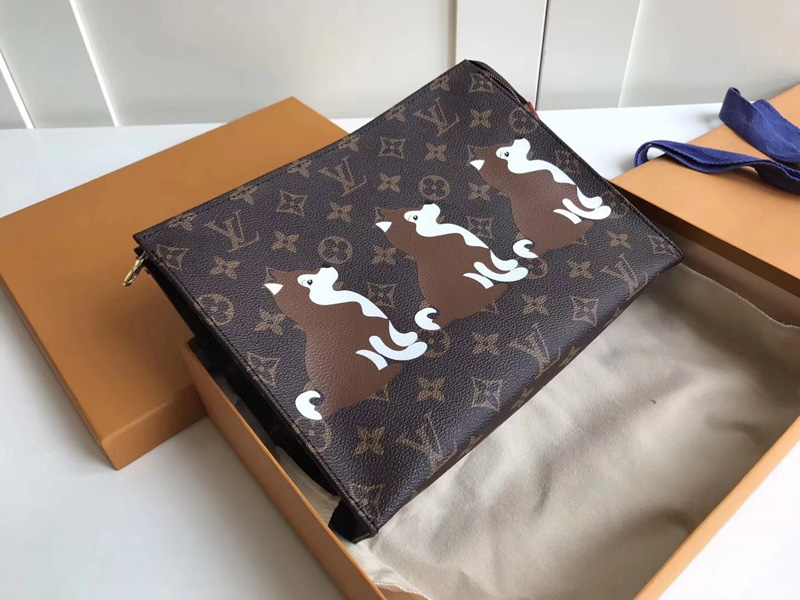 M47542 LV Monogram帆布化妝盒 26號盥洗袋 LV柴犬系列手拿包 LV手包