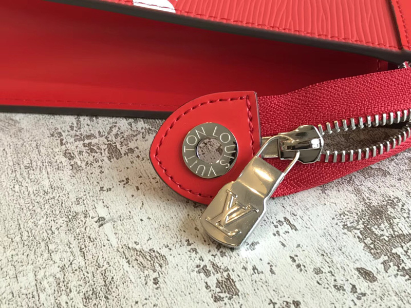 M41366 LV Supreme 聯名系列 Pochette Voyage 中號手袋 LV手拿包 紅色