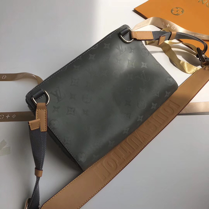 M43889 LV Messenger 小號郵差包 Monogram Titanium帆布男包 LV男包 LV單肩斜挎包