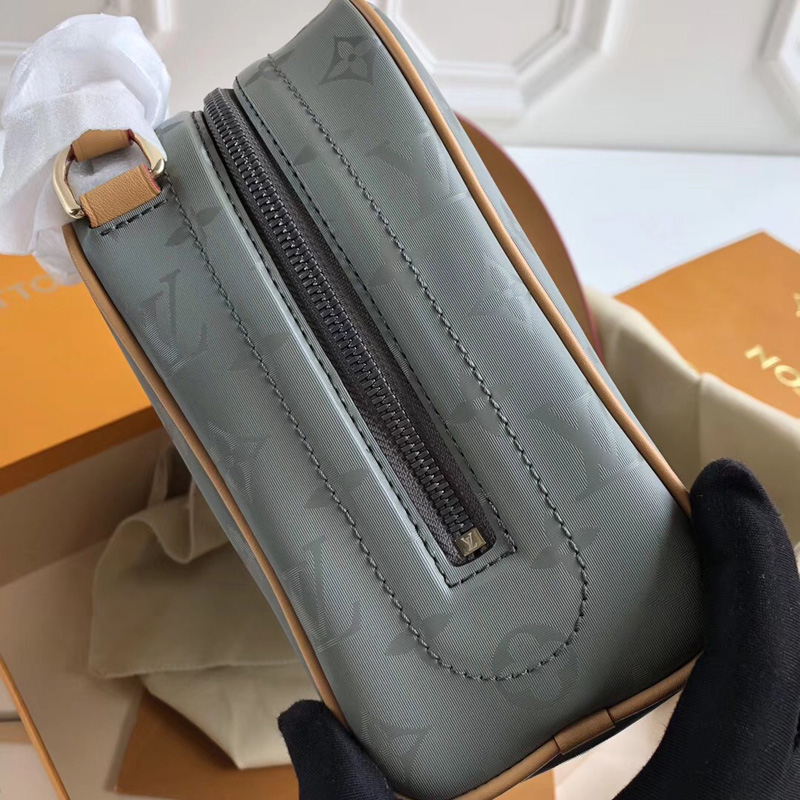 M43884 LV 相機包 LV Monogram Titanium帆布男包 LV男包 LV相機包