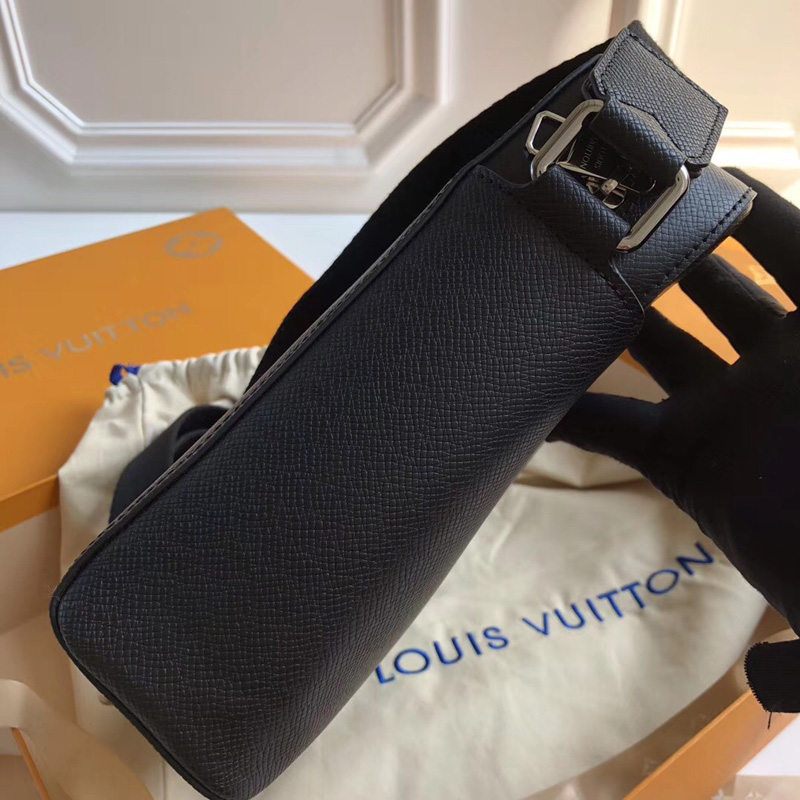 M33429 LV Anton 中號郵差包 LV Taiga皮革男包 LV單肩包 LV男士郵差包 黑色